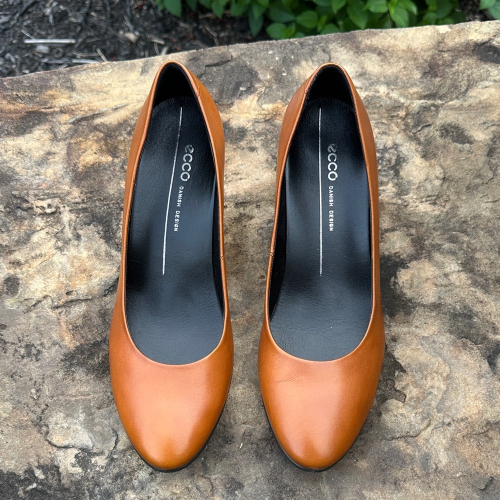 ECCO Women's Tan Leather Heels pump - Picture 2 of 9